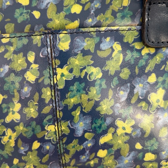 Patrica Nash purse with storage bag. - Picture 2 of 3